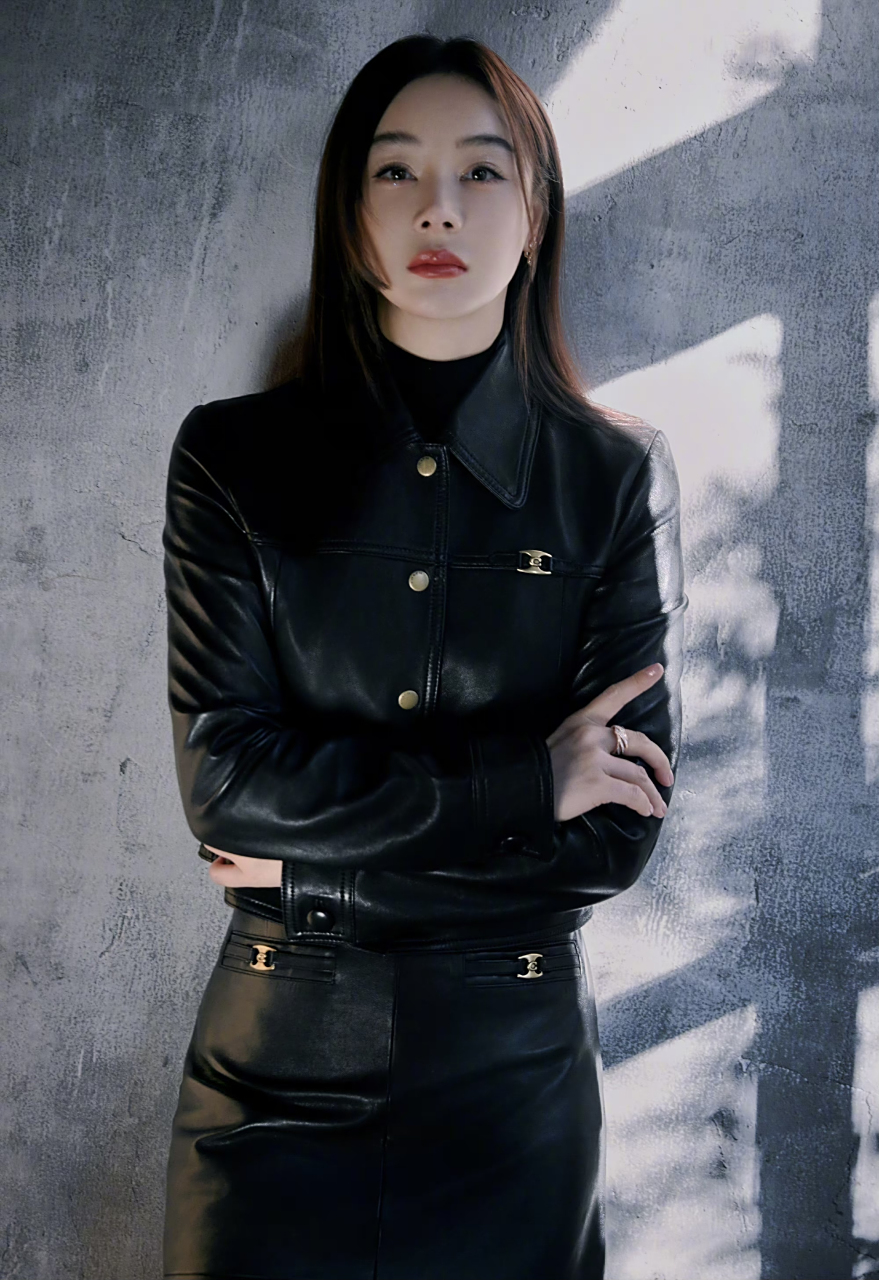 北京开始冷了,我开始穿高领毛衣 大长靴了[喵喵] #袁姗姗