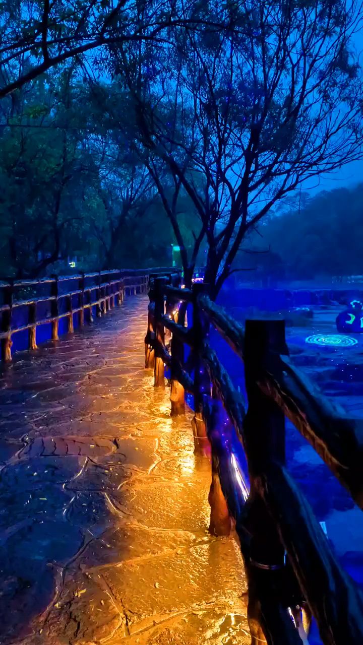 云台山夜景图片