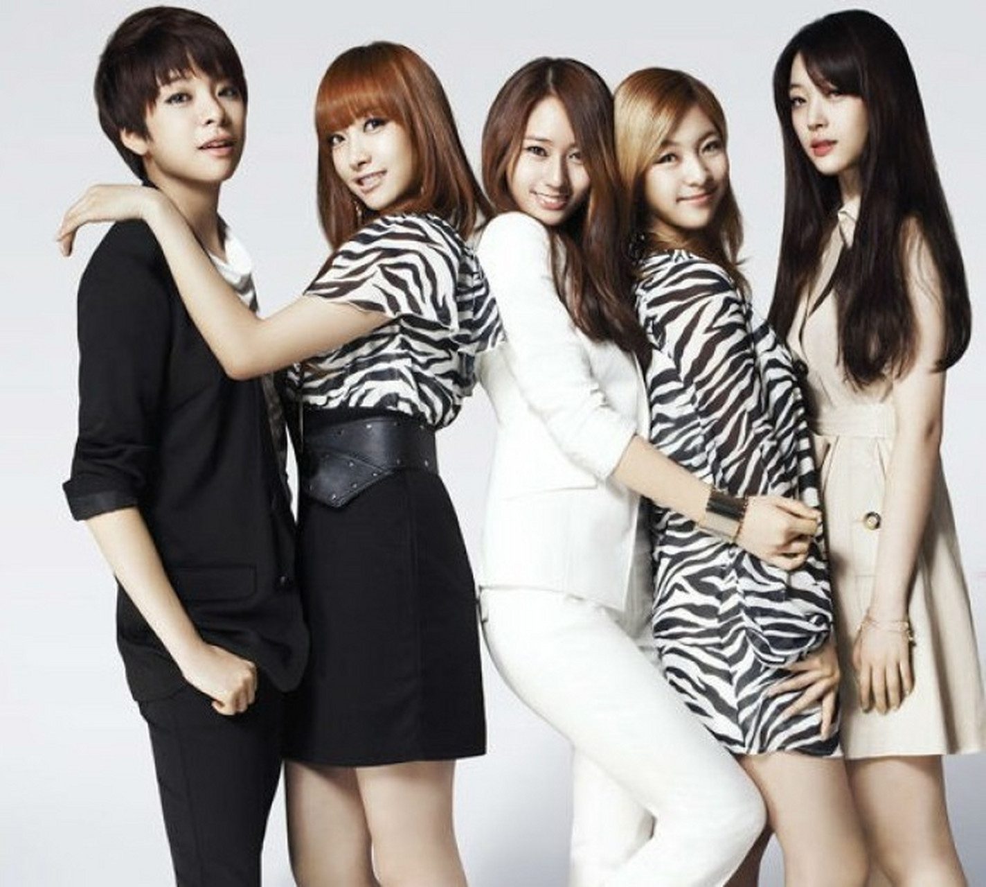 组合名存实亡,没有官宣解散,组合成员却都各