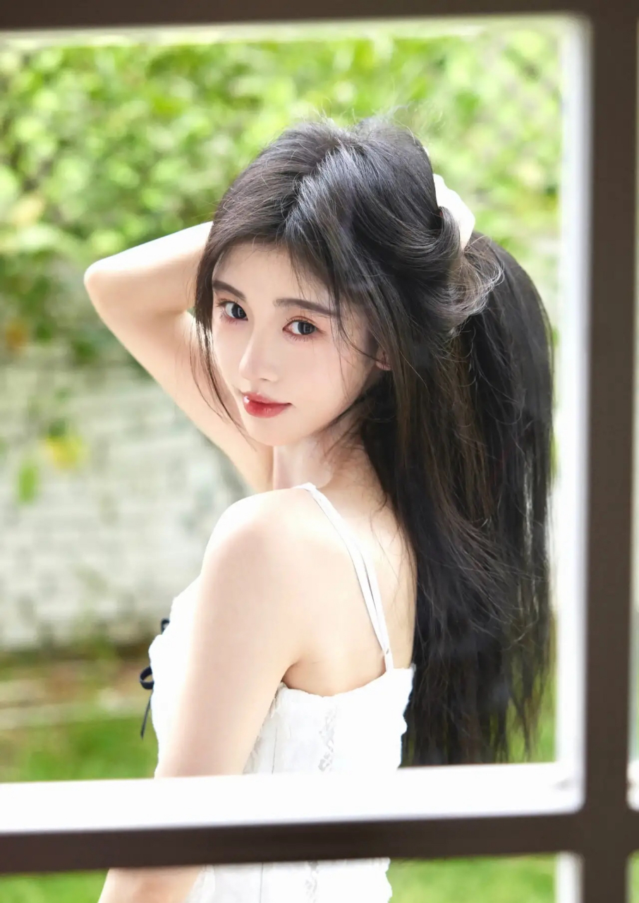 图赏:四千年一遇的美女-鞠婧祎