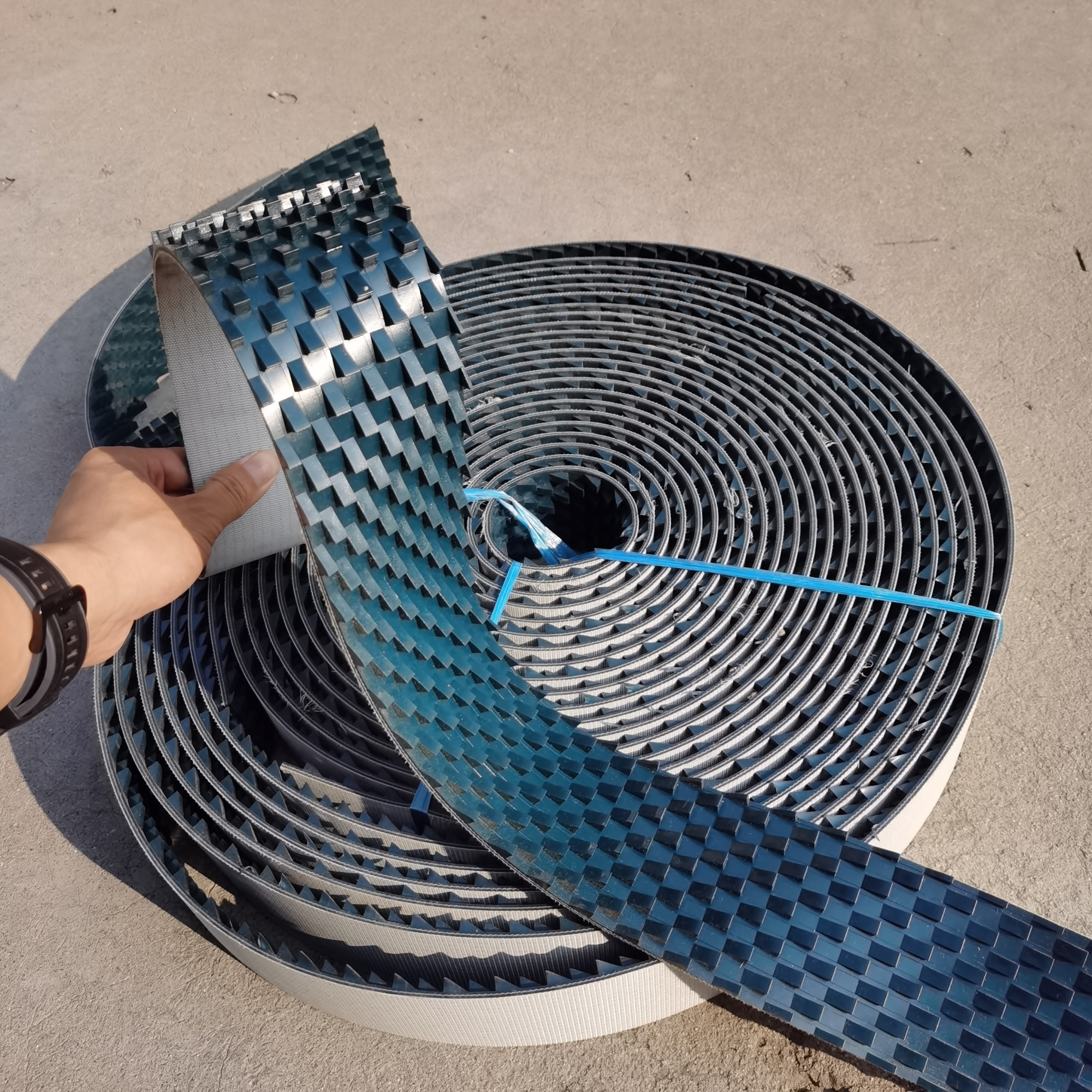 桥梁梁场免凿毛止浆带大三角