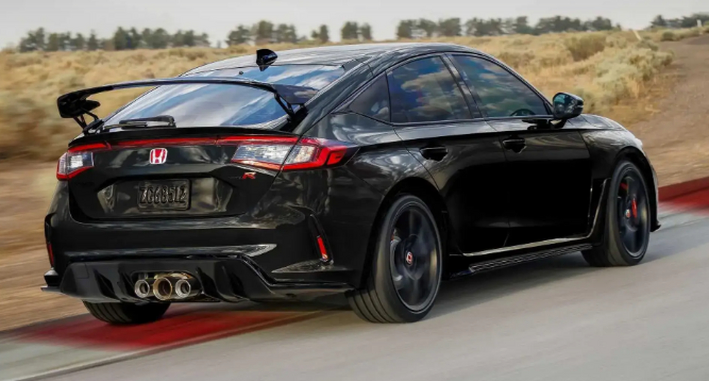 本田汽车公司公布了2024款思域typer的海外售价,定为43990美元起,折合