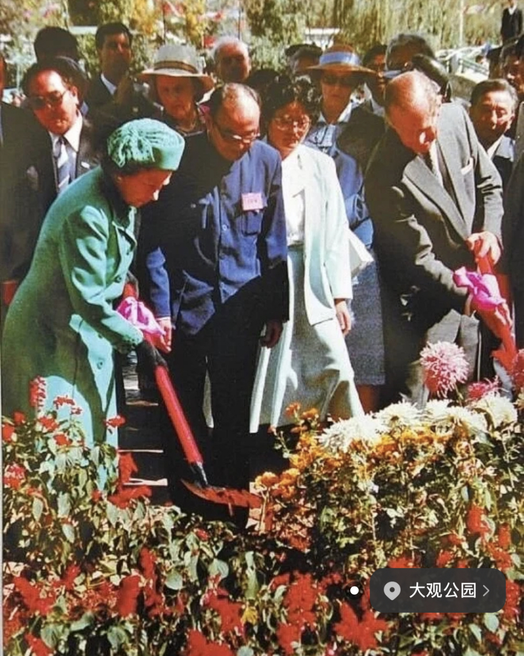 1986年,英国女王伊丽莎白二世访华,这是第一次英国君主访华.