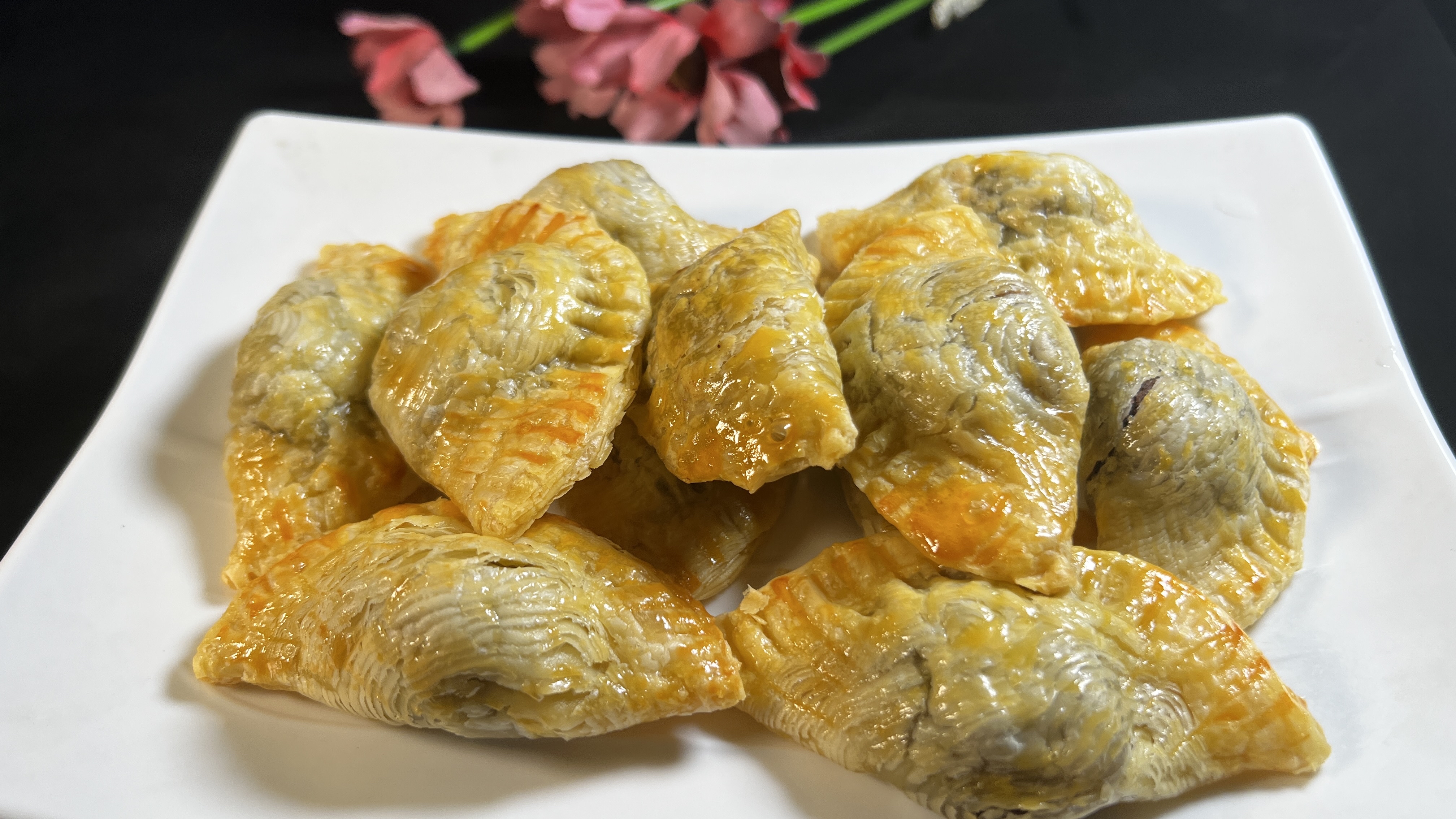 真材实料纯手工制作,吃货们的最爱,外皮酥掉渣馅料香甜软糯