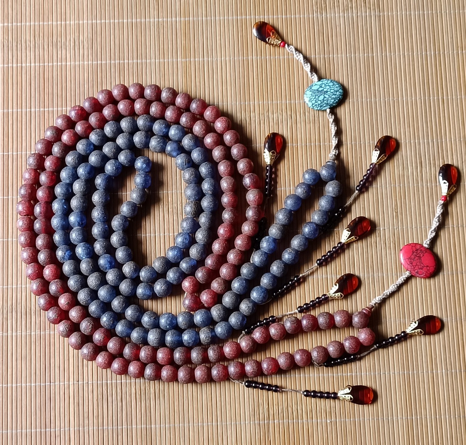 旧藏清代《血珀》《蓝珀》朝珠,保存完整