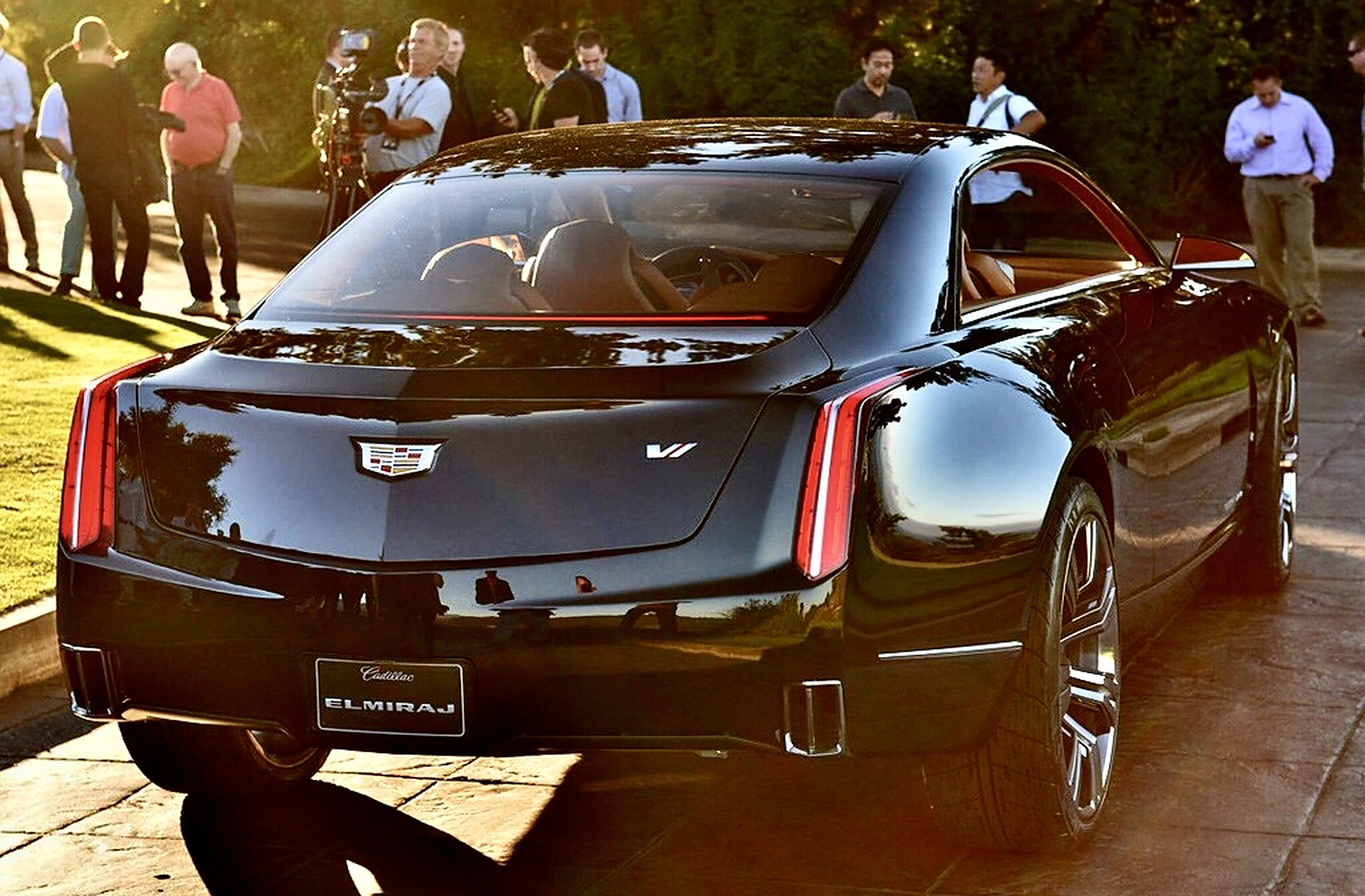 这是一款名叫elmiraj的凯迪拉克轿跑,这颜值比现在的bba好太多了吧?