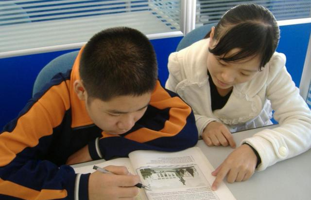 教育机构被严厉整治,一对一家教成新模式,家长花天价补习