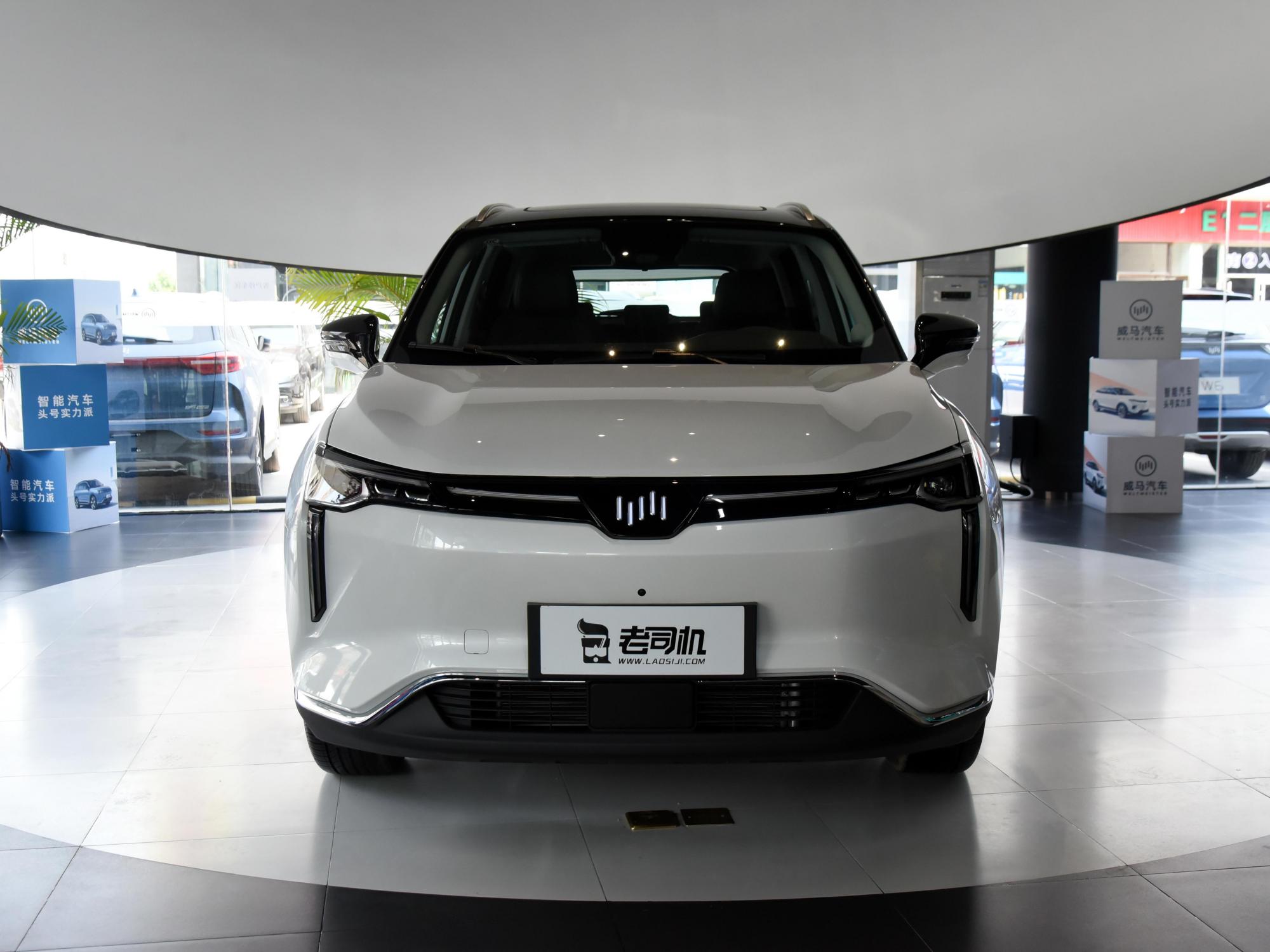 一箱电可以跑520km,空间实用,价格实惠,实拍威马w6