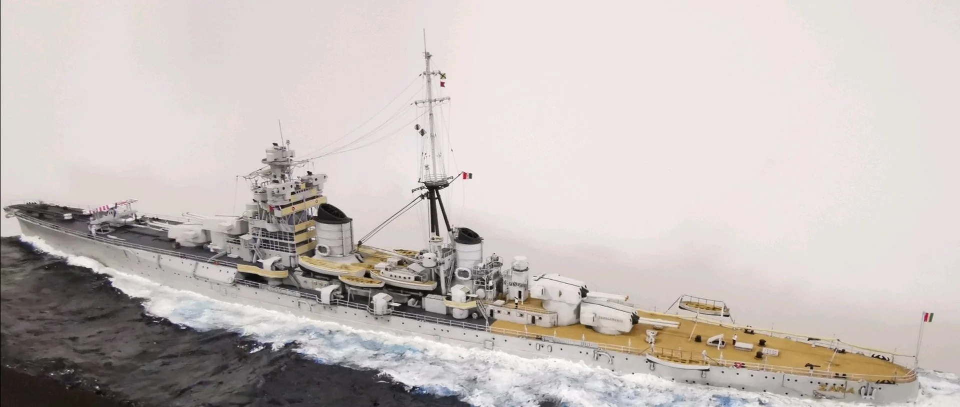 舰船欣赏:意大利海军 扎拉级重巡洋舰