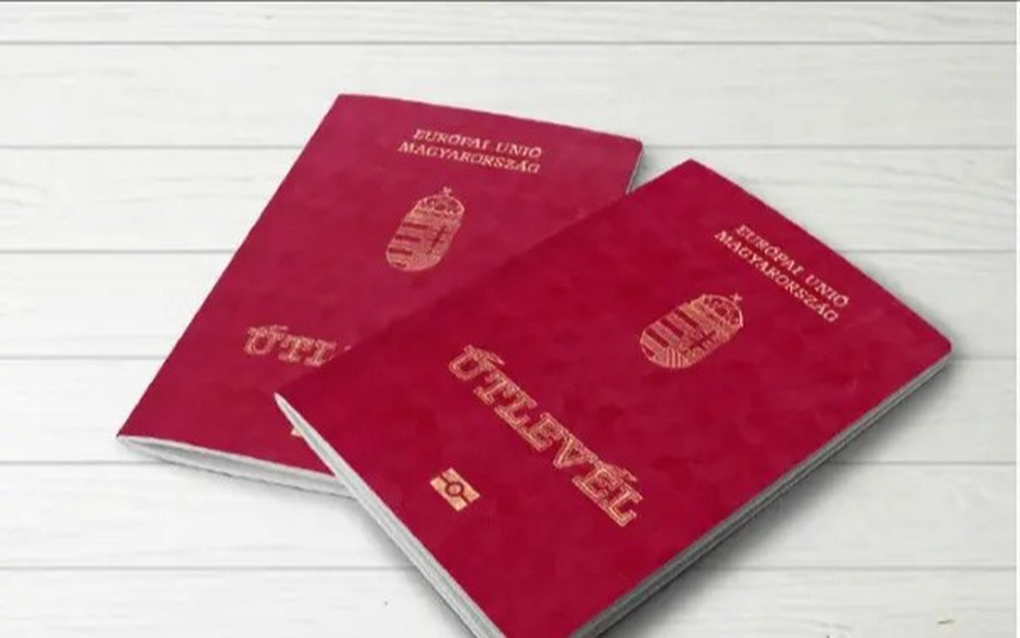 8月1日,美国以安全原因限制匈牙利护照持有者免签证旅行,理由:"近年来