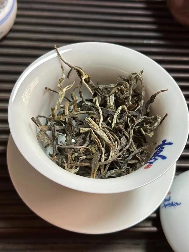 老曼峨普洱茶特点图片