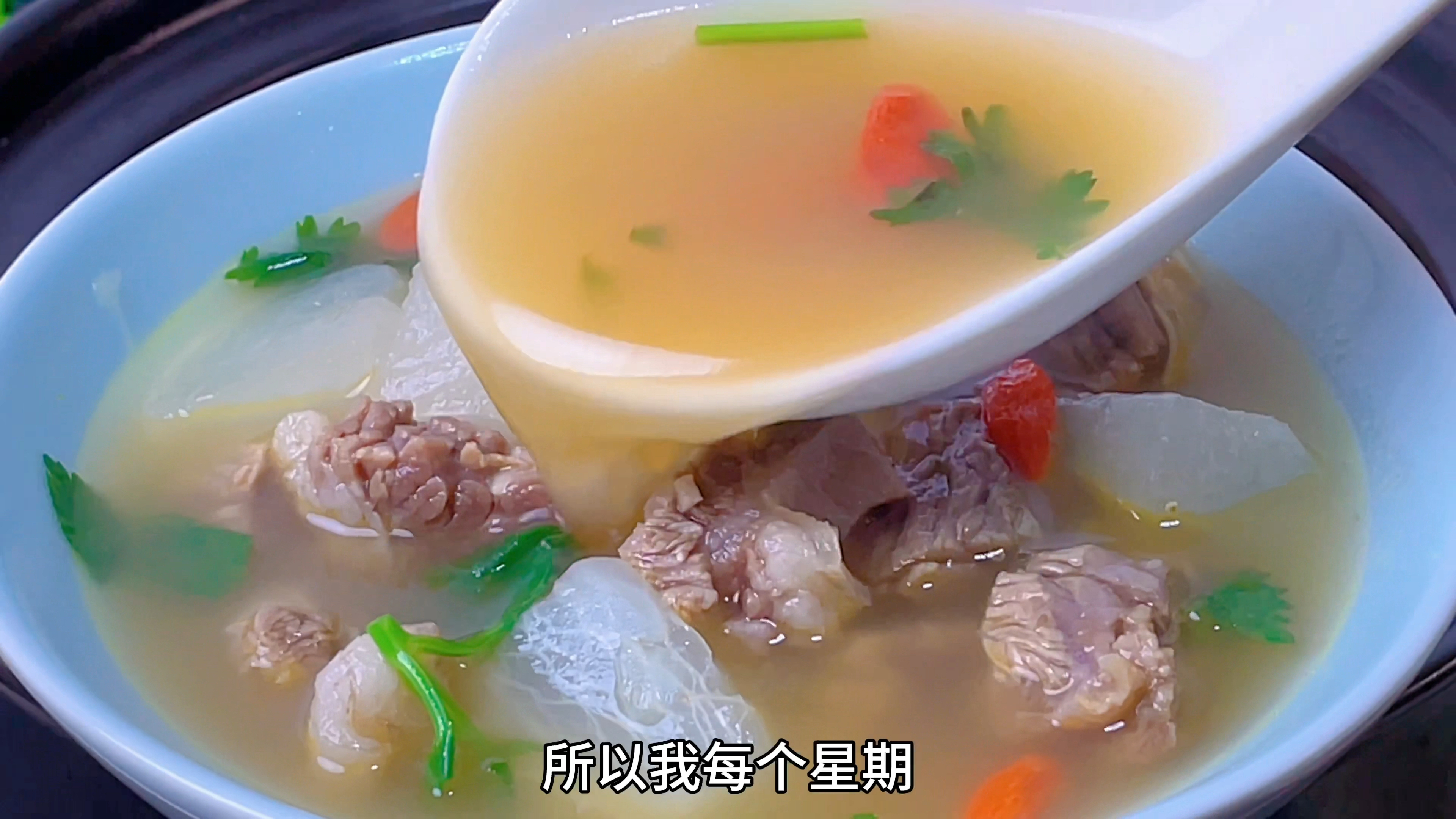 天冷了,一定要给家人炖这个牛肉汤,经常喝冬天秋裤都不用穿