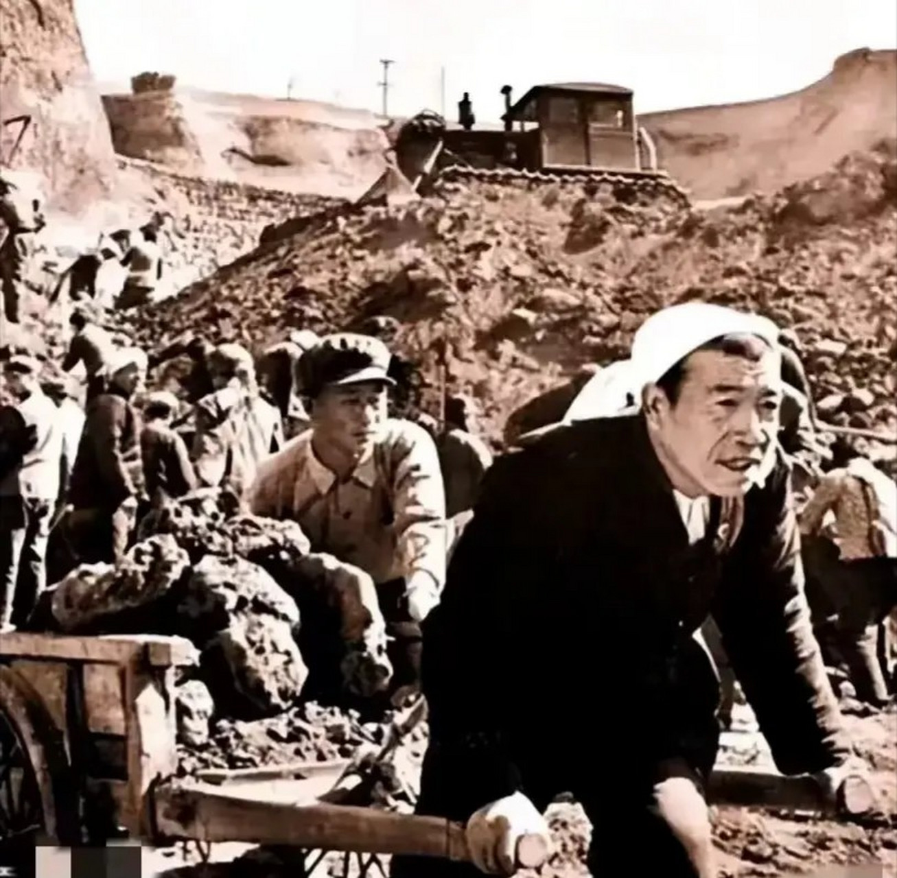 战天斗地的大寨精神永远不过时.永贵!精神与实干永贵!