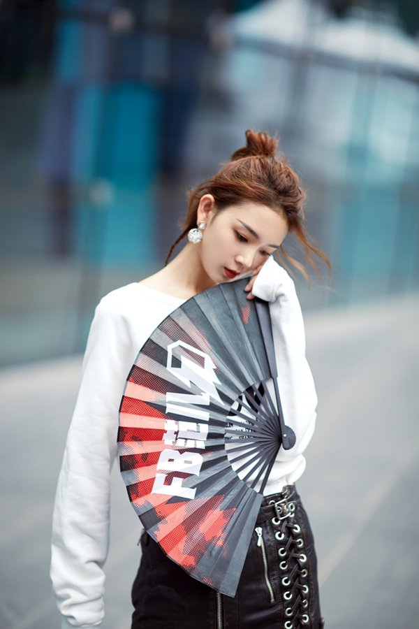 五官精致的小媚媚