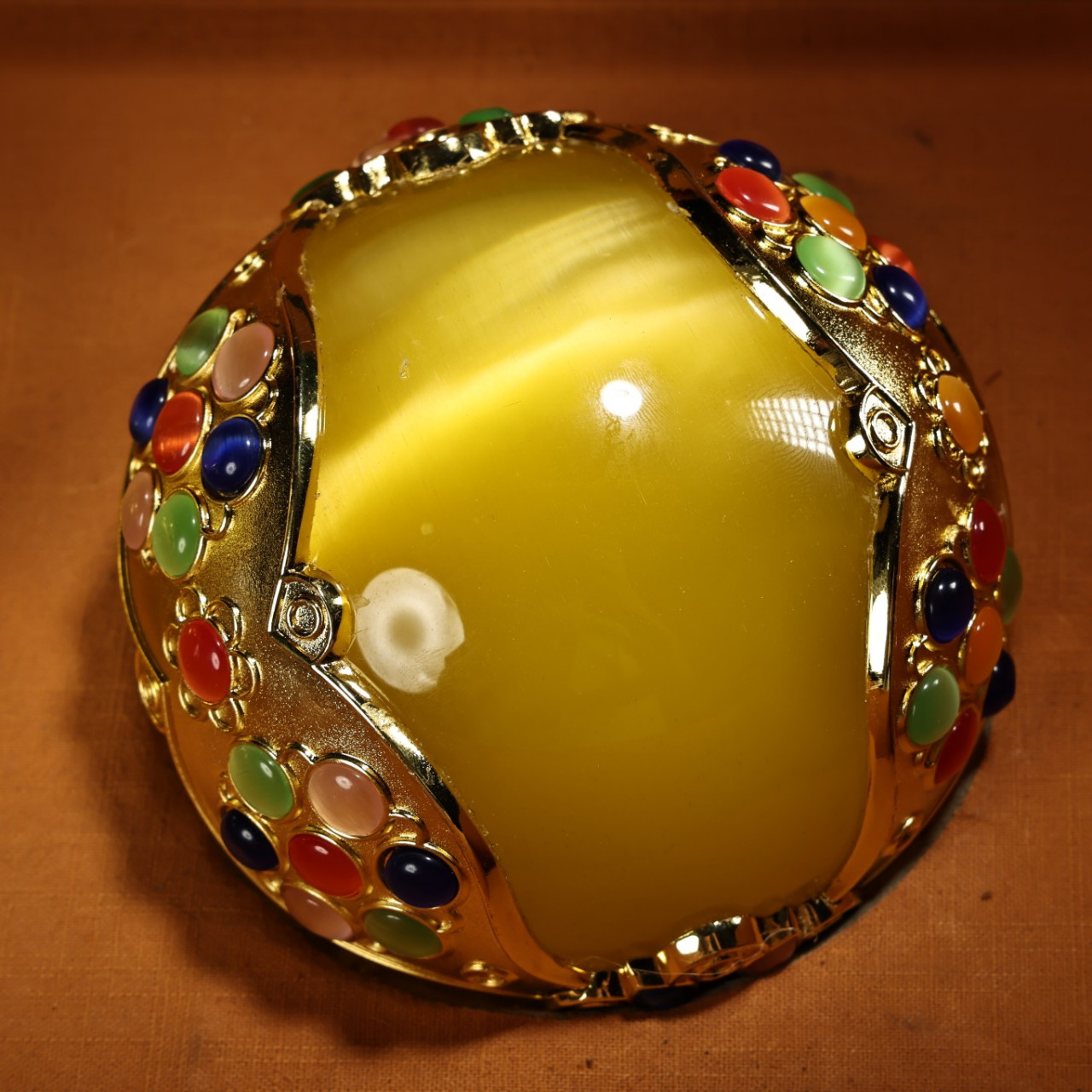 珍品旧藏收罕见极品猫眼石镶嵌宝石球一对 保存完好 配老彩绘漆器官箱