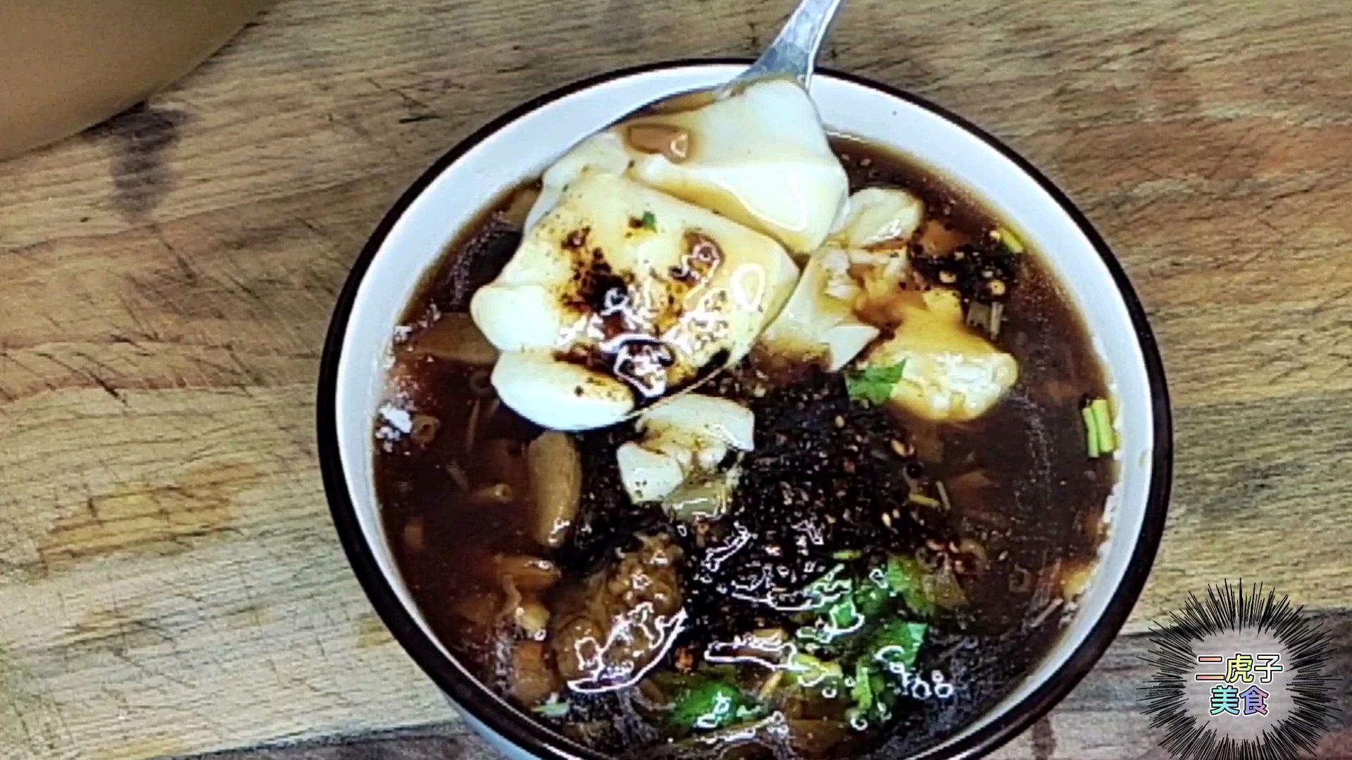 豆腐脑,滑嫩爽口,早餐神奇,来一碗太美味了