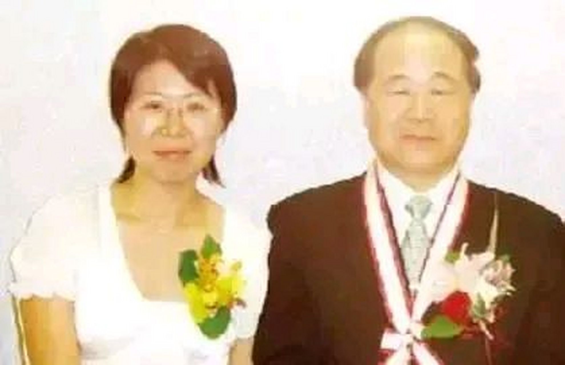 莫言的女儿管笑笑:  2000年考入山东大学外语