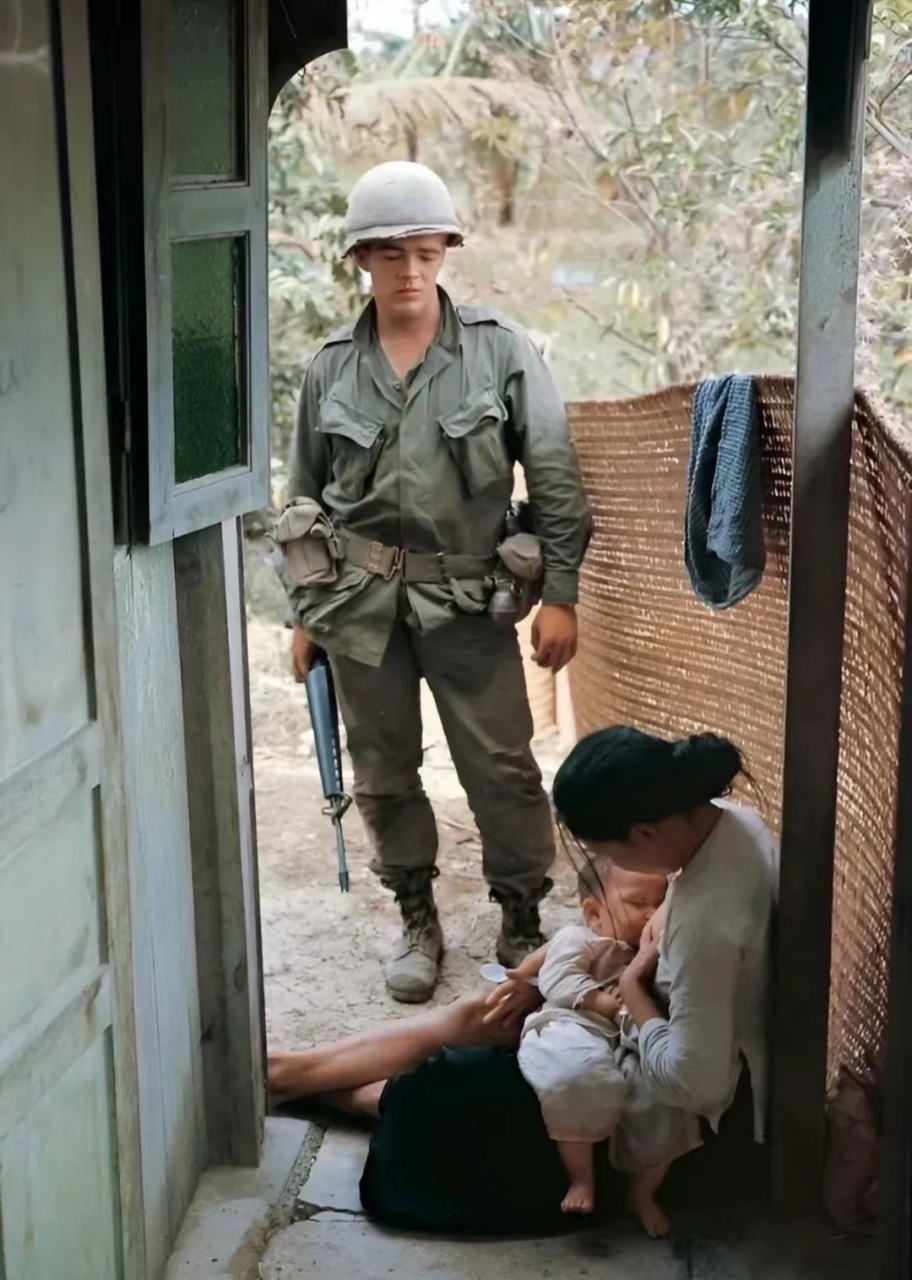 1968年,越战期间,一名美军士兵在搜索越南游击队时,偶然发现一位母亲