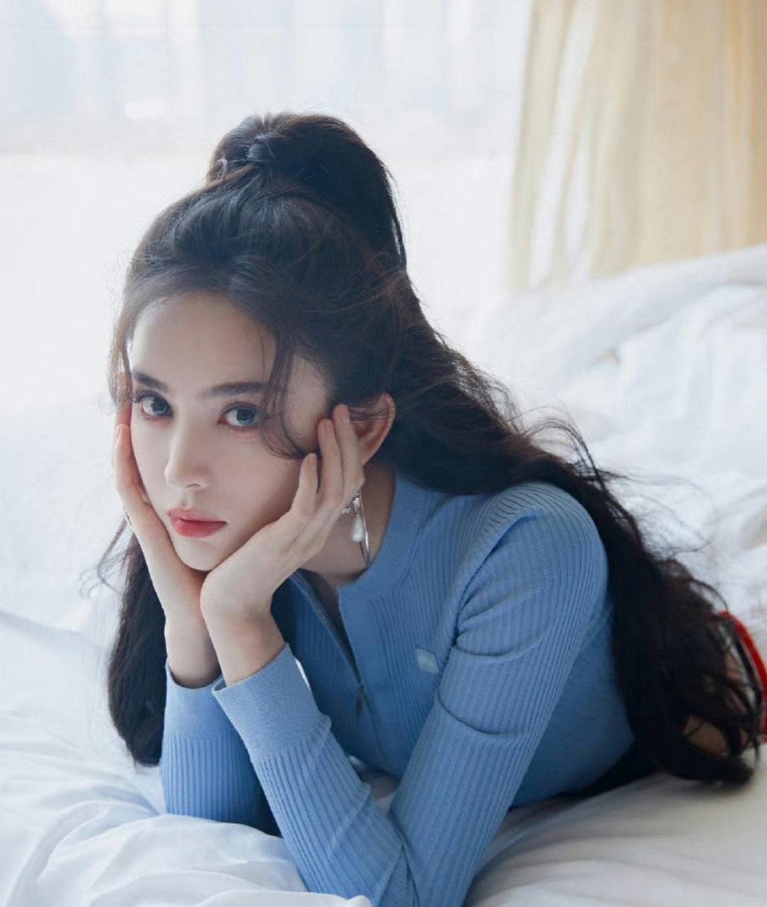 古力娜扎# 高马尾针织衫,太迷人! 67