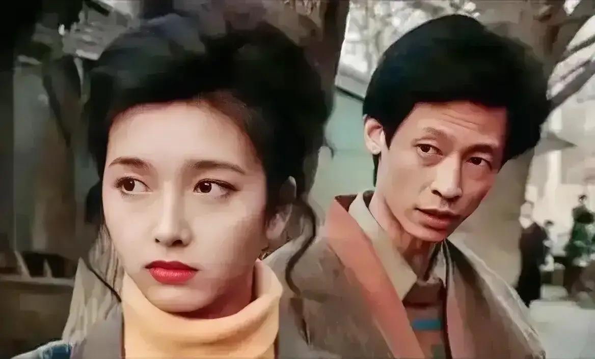 杨志刚拍戏后背抱江珊,她却说了一句话,他手都不知道放哪里了?