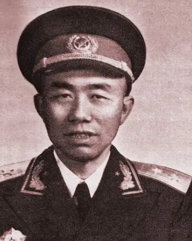 开国功勋刘培善怒怼秘书:凭什么撵人家走?后秘书官至开国上将