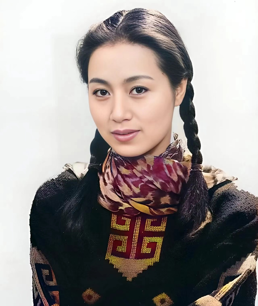 气质极佳的女子正是在西游记中饰演唐僧母亲殷温娇的马兰