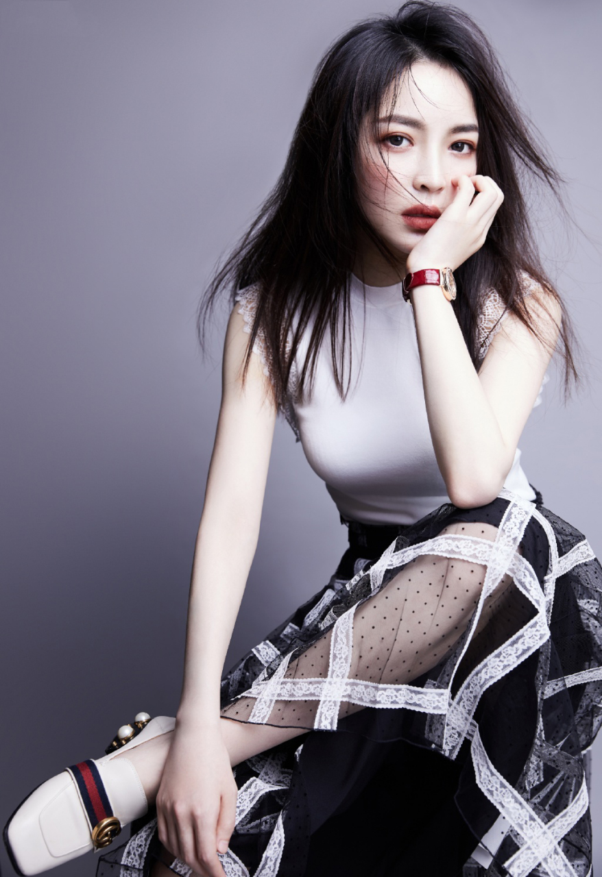 王钟瑶:最美台球女裁判,魔鬼身材太亮眼!