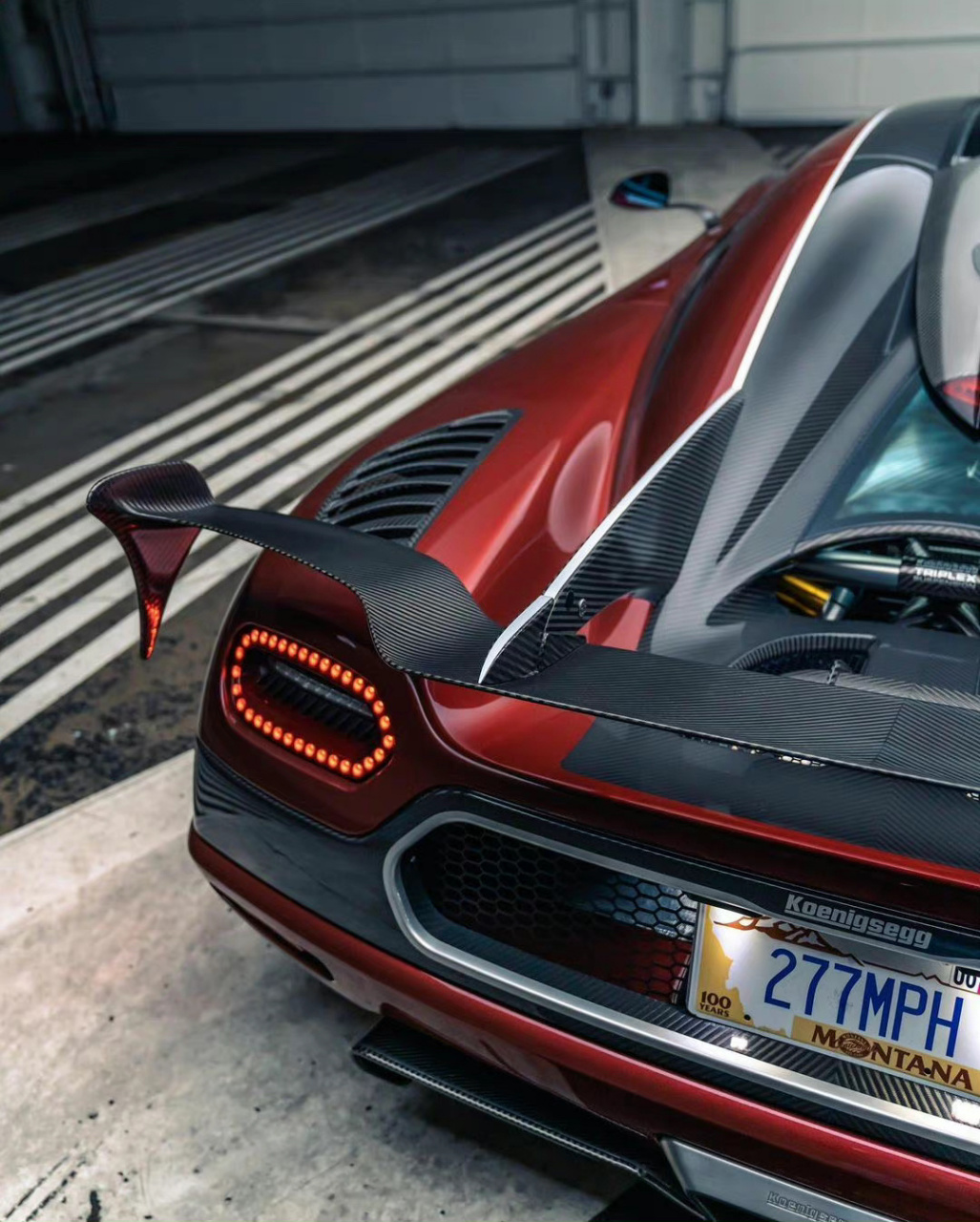 科尼赛克agera是瑞典超级跑车制造商科尼赛克(koenigsegg)生产的一款