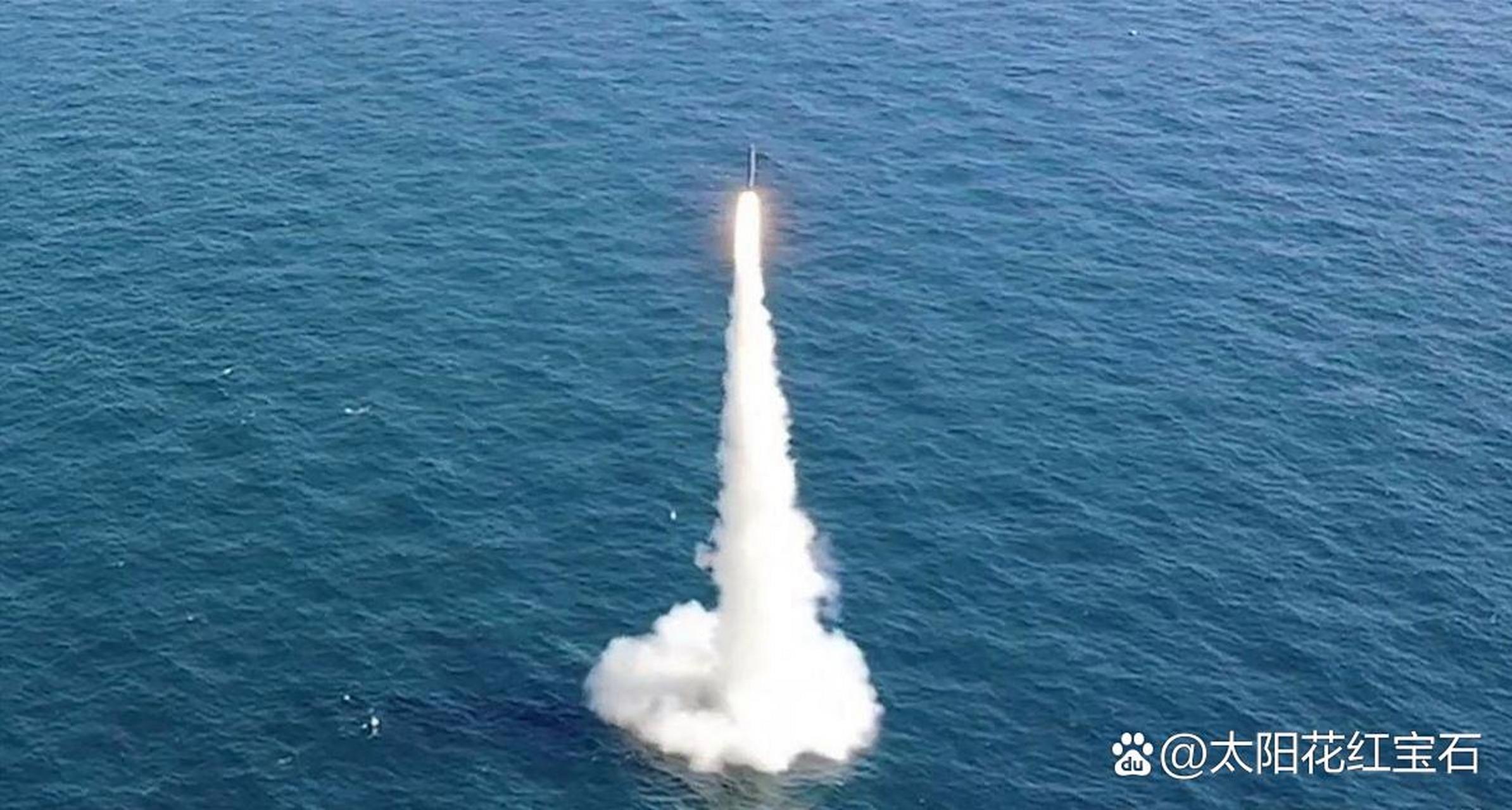 毫无预兆的巨浪四从渤海冲出海面,直奔云霄.