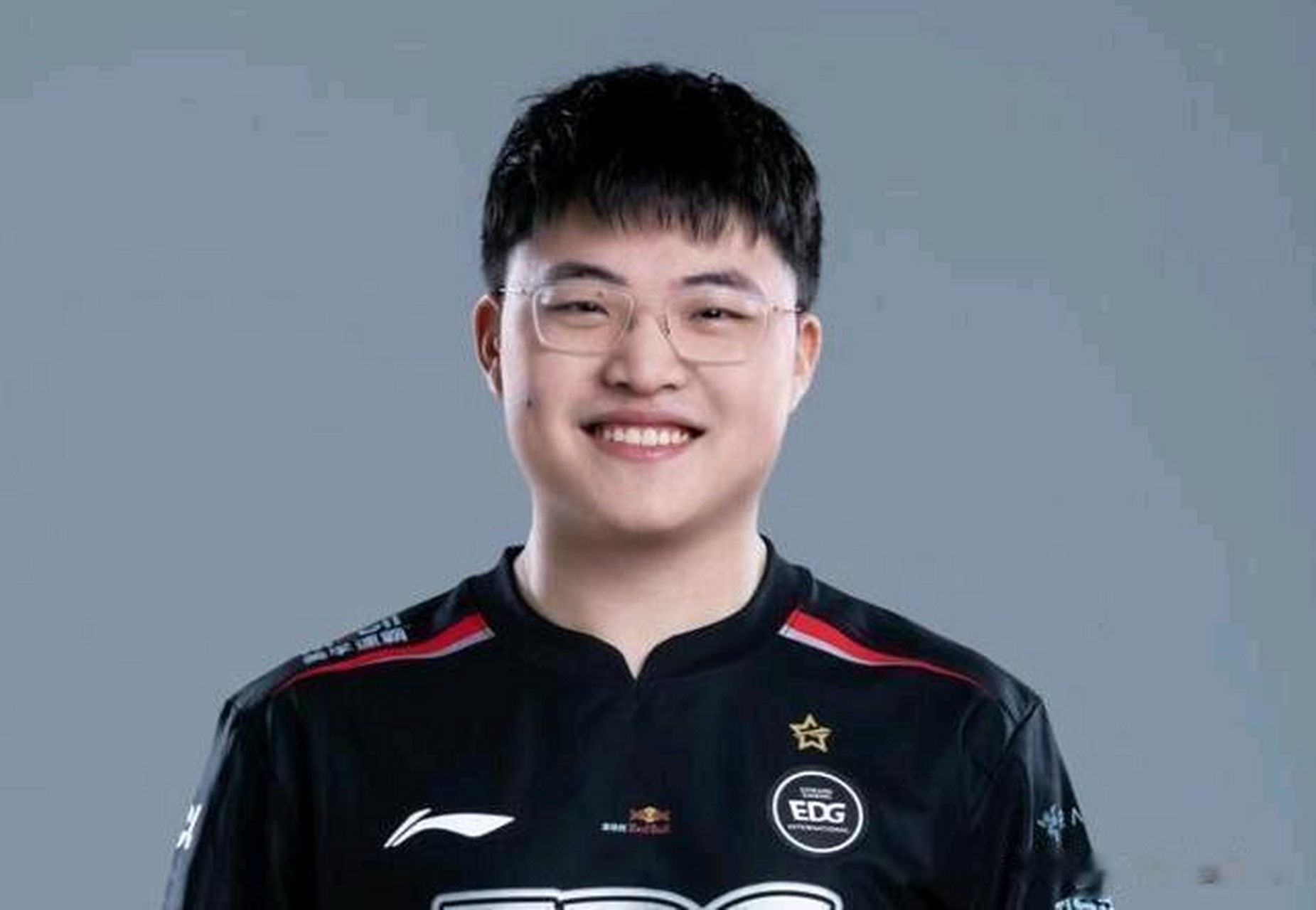 edg夏天明显船开歪了,教练组需要承担责任!