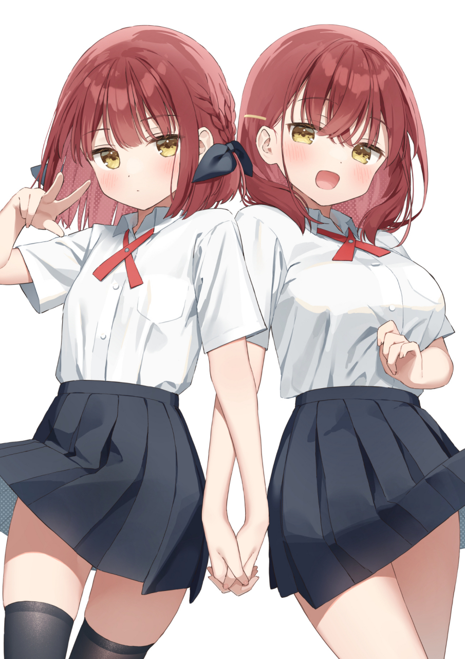 一模一样的双胞胎姐妹,不过仔细一看,还是会发现不同点[二哈]#二次元