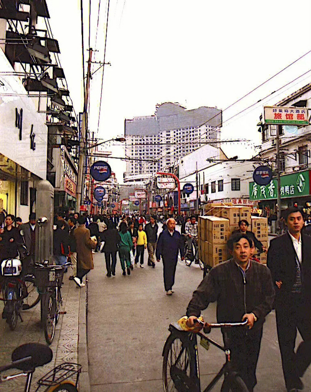 1999年的上海,有的地方甚至还不如现在的城镇