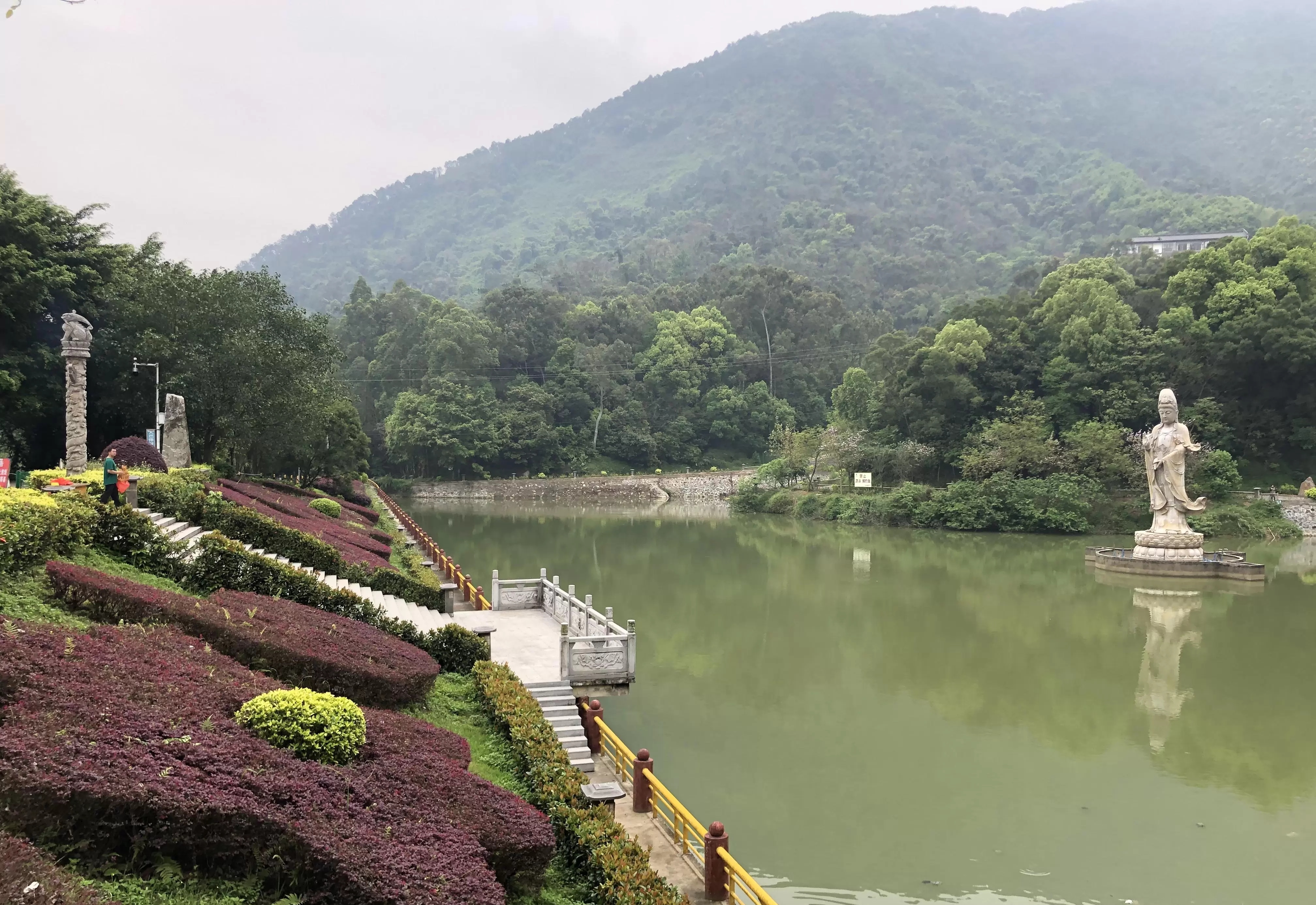 驾驶凯捷上叱石风景区