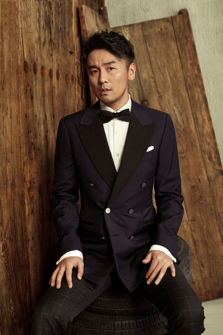 雷佳音时尚芭莎大片"像是被屁崩了"谁这么会形容?