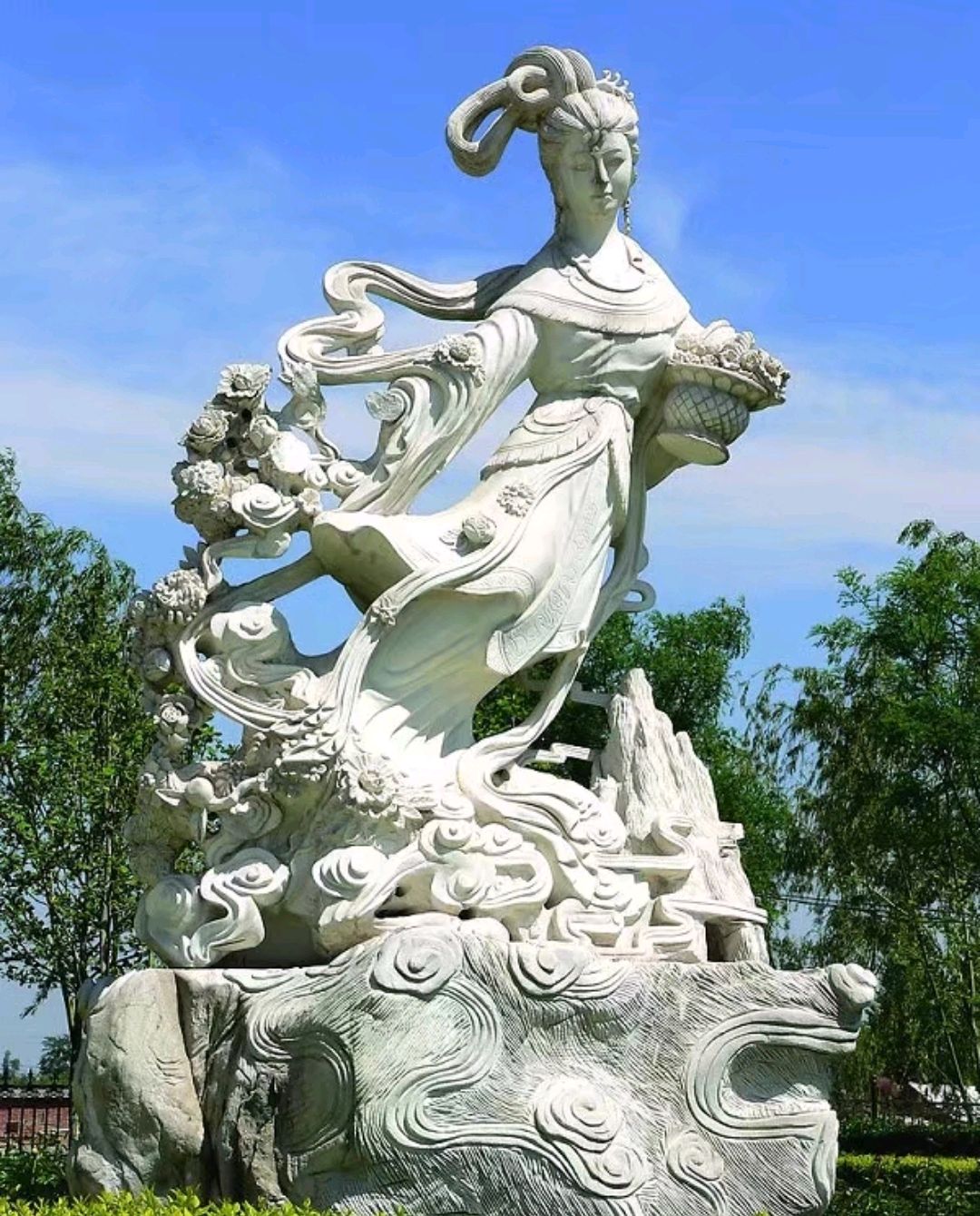 传承东方美学的艺术瑰宝——玉石雕屏探秘
