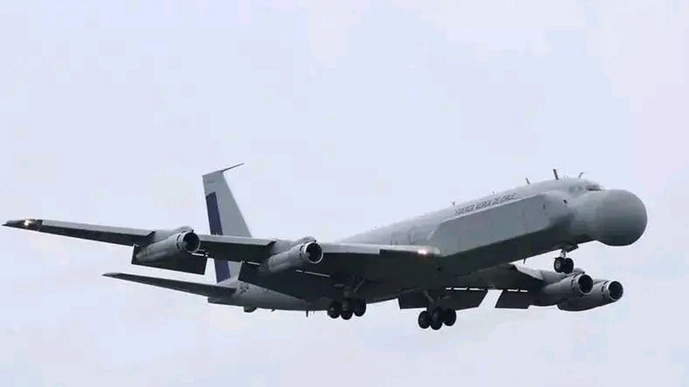 探测性能卓越,战场制空优势突出  在全球十大预警机中,以色列的"