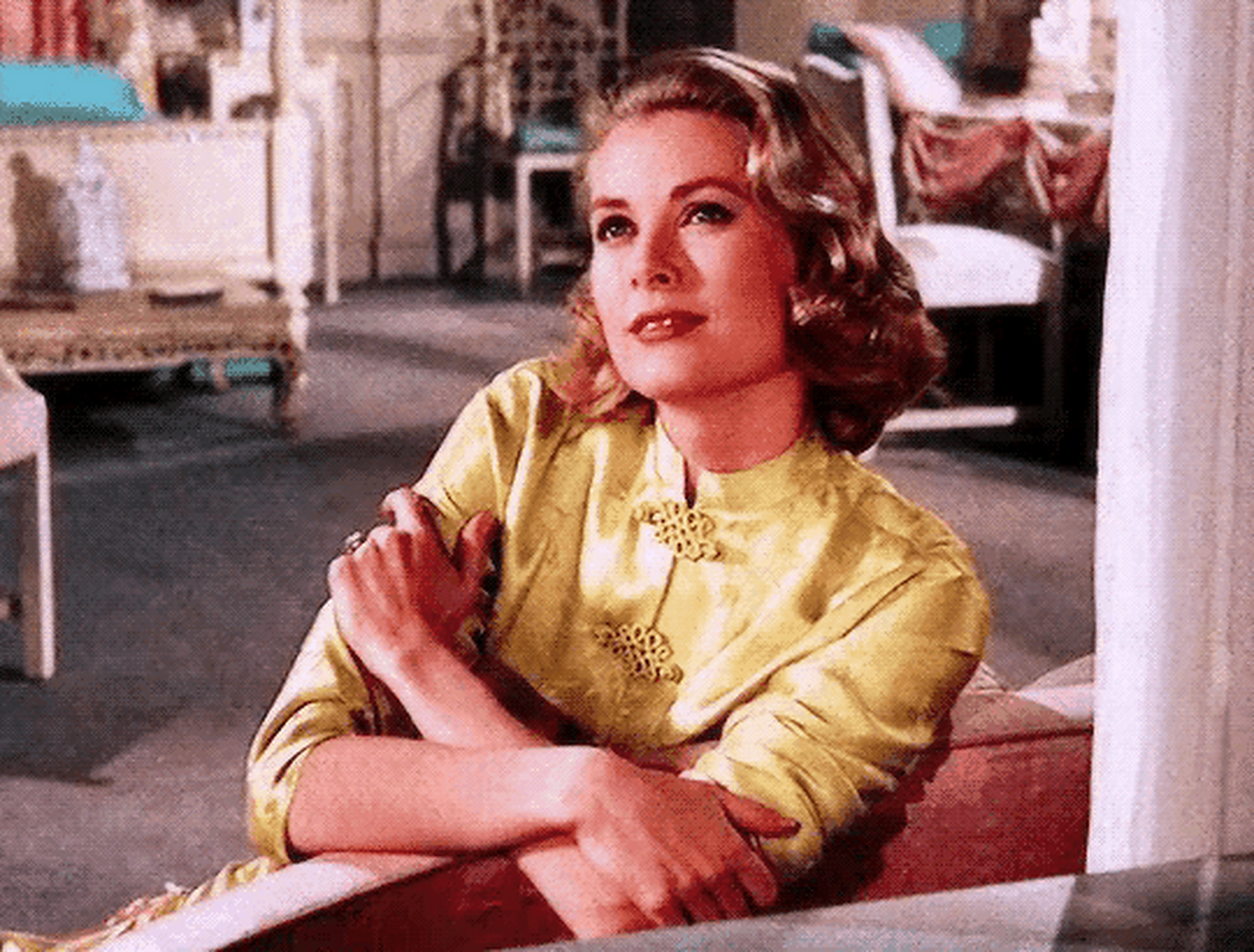 难得看到旗袍造型这么优雅贵气的西方女星,可能是因为格蕾丝·凯莉独