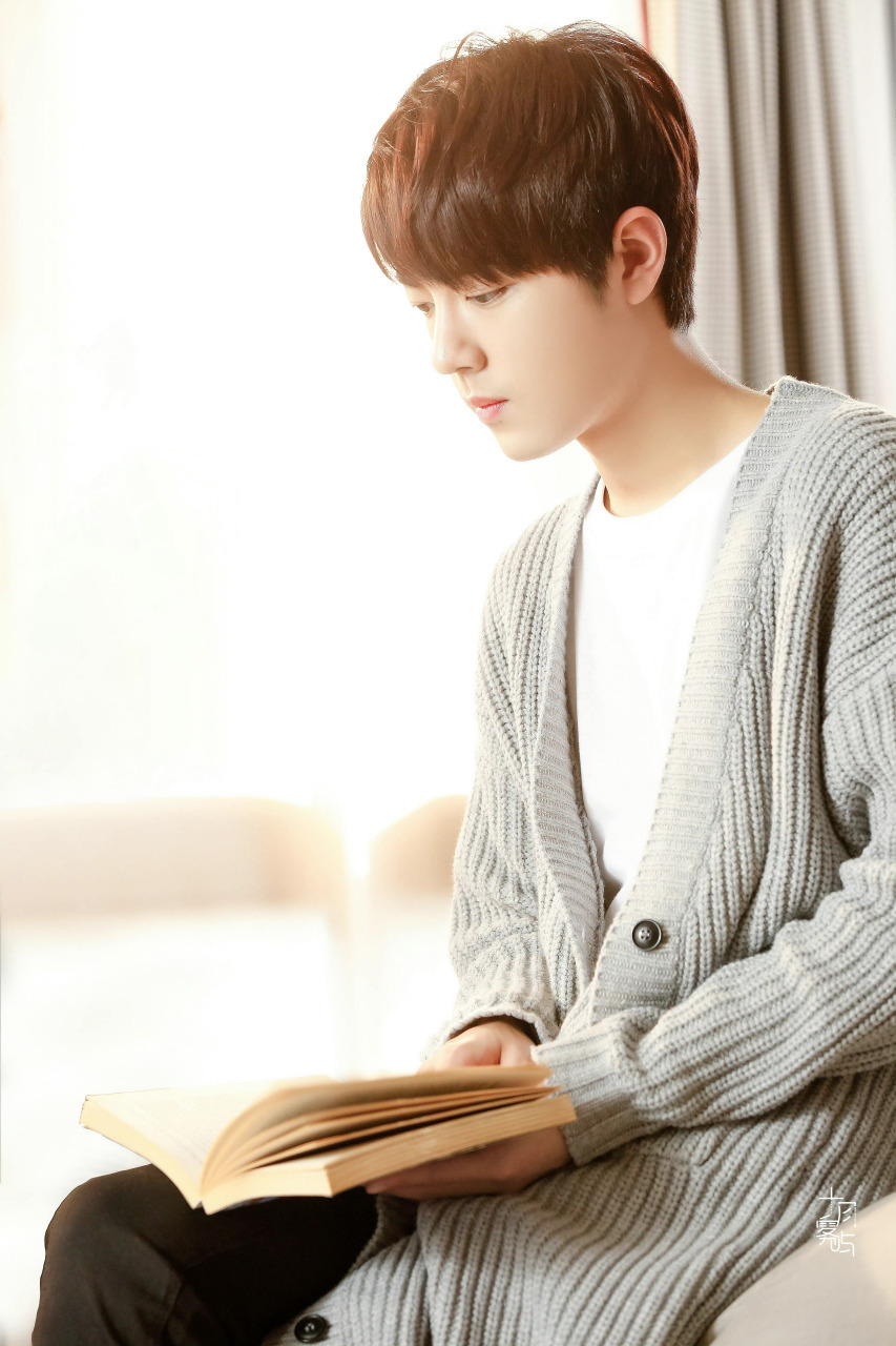 向全世界安利肖战#  "拔完智齿第二天脸肿到想回味一下方天择!