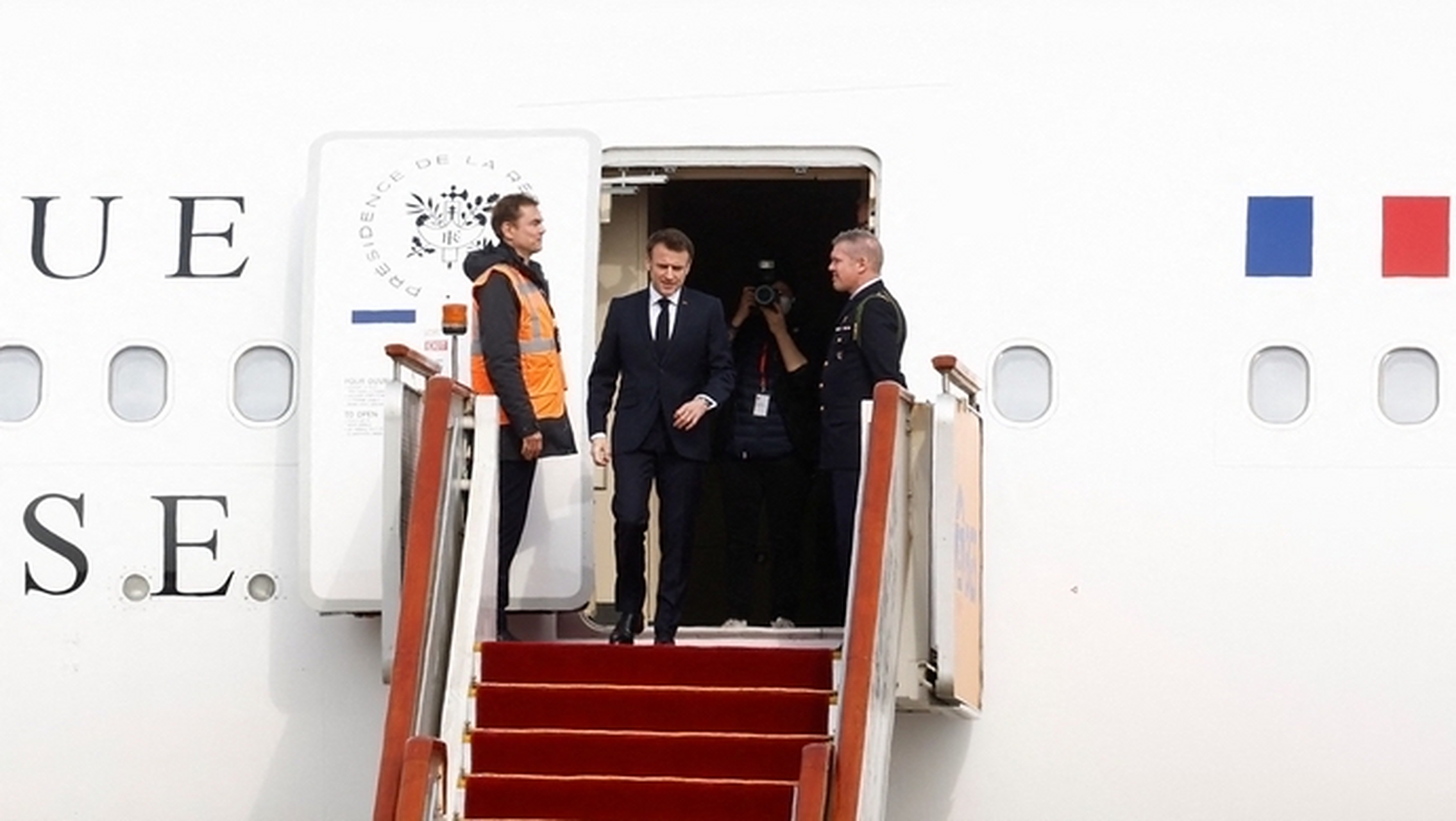 德国外长贝尔伯克于4月13日至15日对中国进行正式访问,这位绿党党魁的