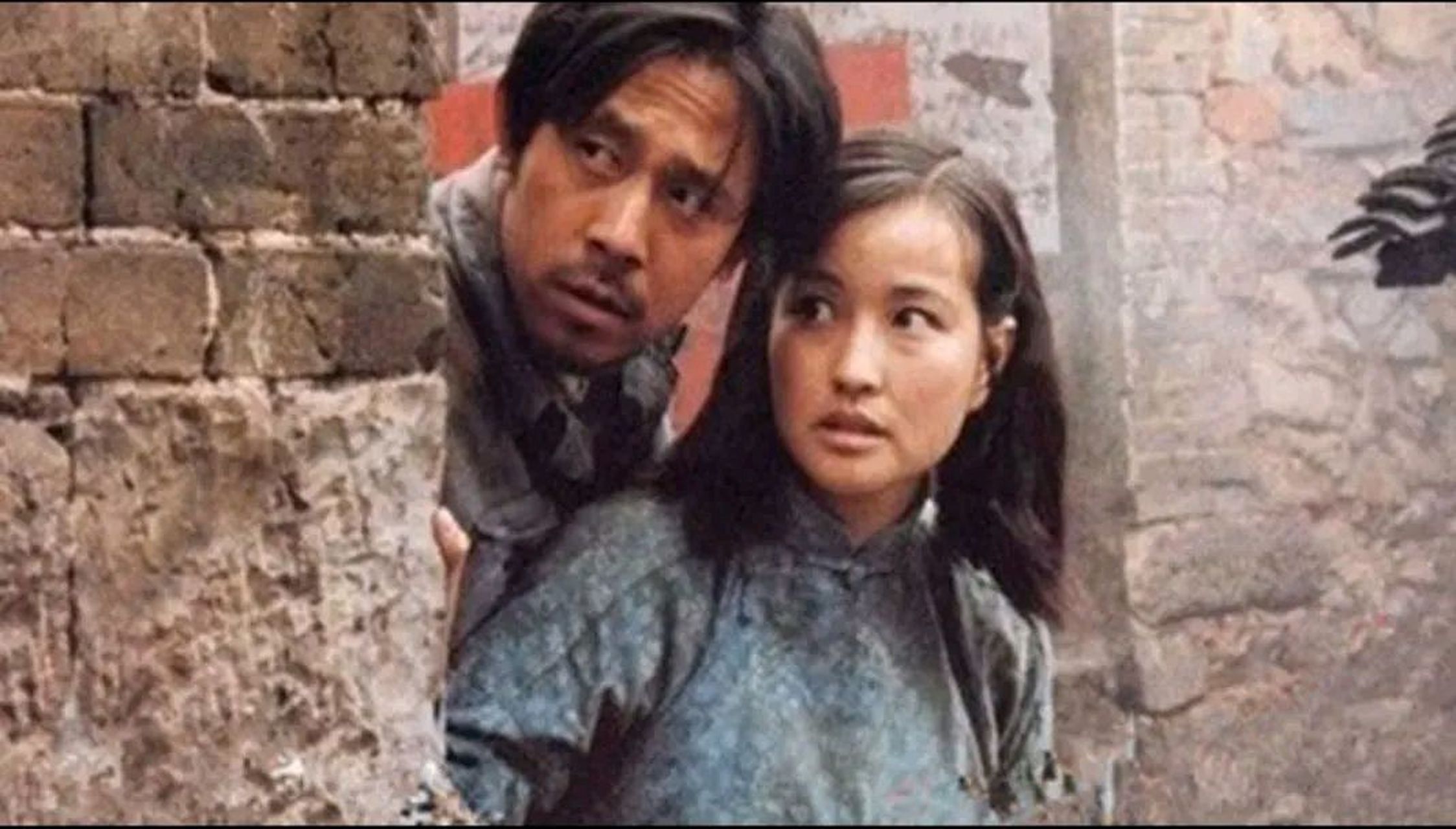 在家看了一部国产经典老电影《芙蓉镇》,这是一部由谢晋导演,刘晓庆