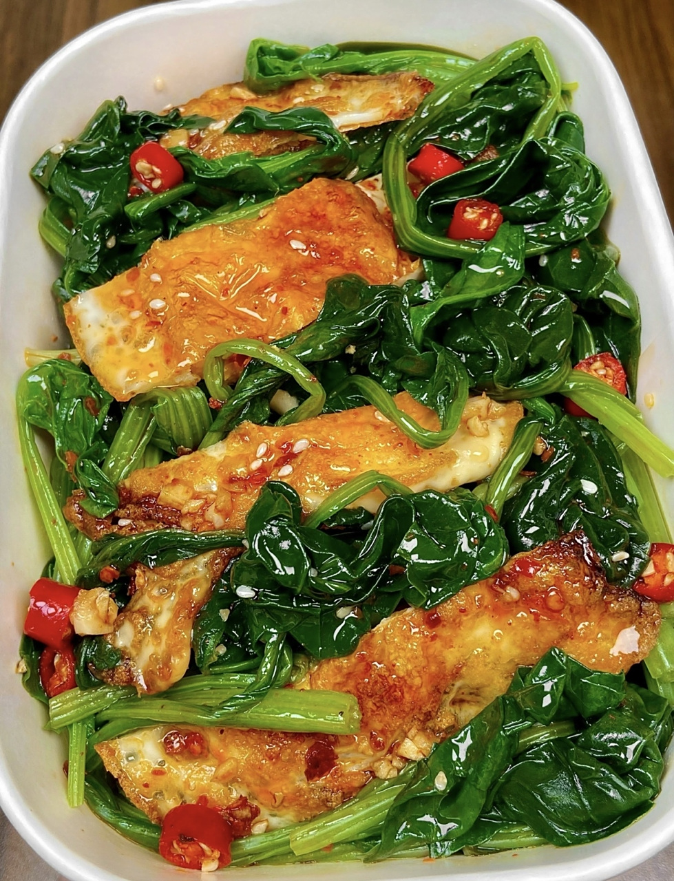 宝子们今天分享巨好吃的菠菜拌鸡蛋!