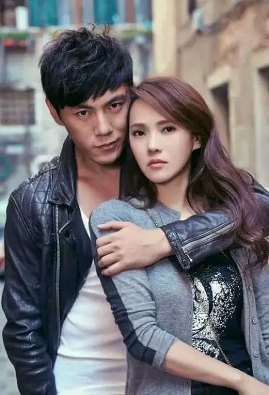 "再生一个吧",餐桌前伊能静说想要生三胎,秦昊扭头就走了,她只好跑去