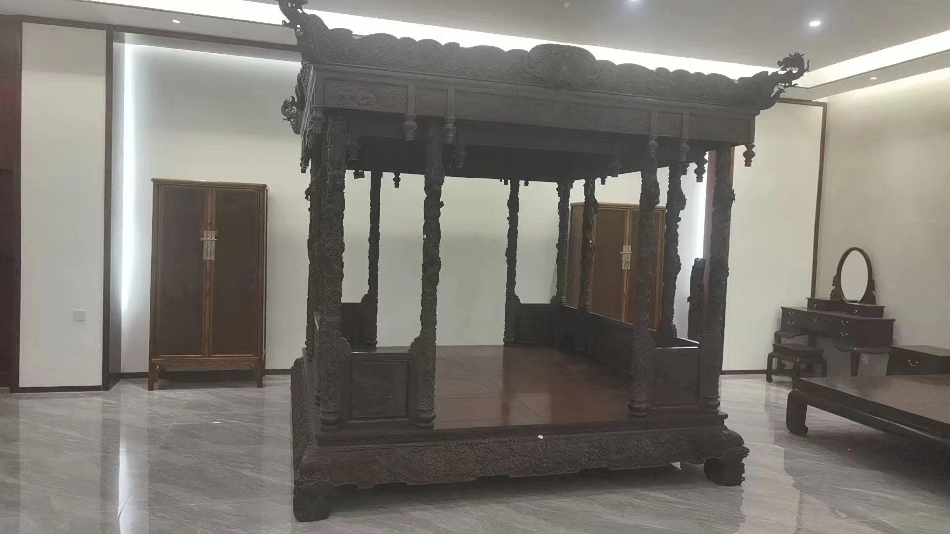 小叶紫檀天宫龙凤架子床