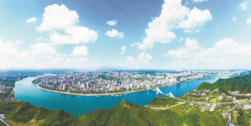 历届市委出记简介如下:第一任宜昌市委书记:艾光忠,1934年8月出生