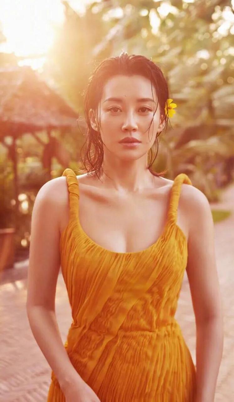 女人上点年纪才有的独特韵味  越老越有味道说的就是许晴这样的女神