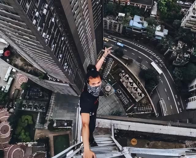 吴永宁拍摄极限视频时,从百米高空坠下,继父称并非摔死
