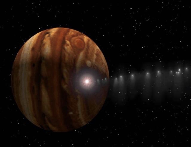 nasa公布地球"保护神"两年前旧照,漩涡风暴冒出绿光,画面诡异