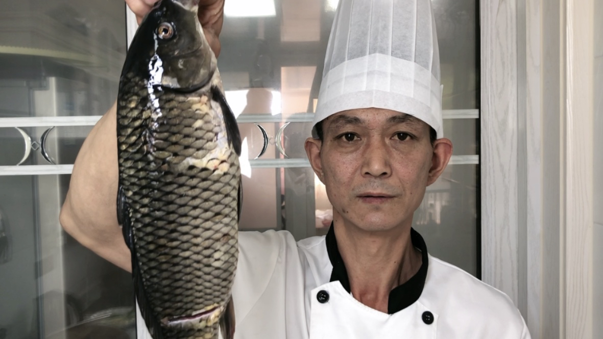 胶东大厨分享“红焖鲤鱼”的做法，详细易学美味，果断收藏了