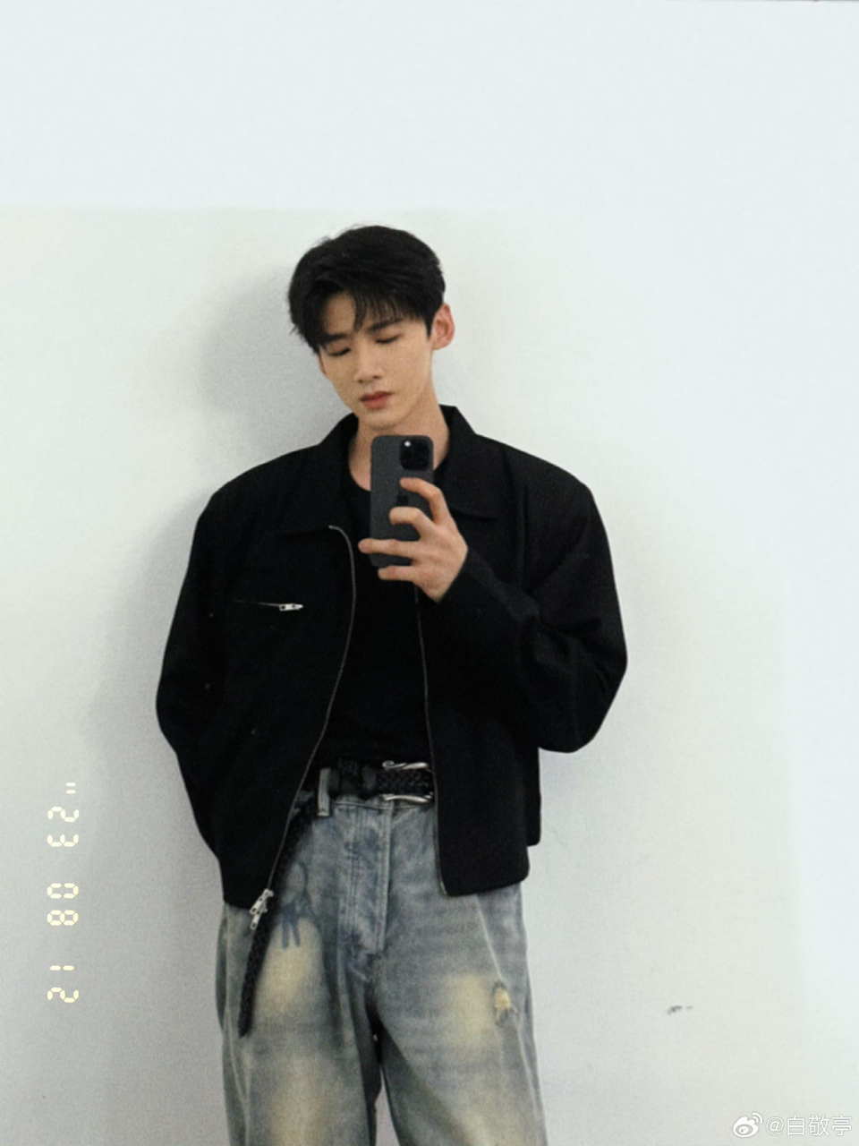 白敬亭的自拍!他真的很会!