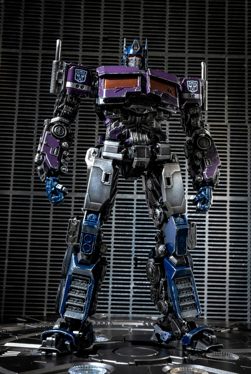 模型欣赏:yolopark 变形金刚7 擎天柱重涂 镜像擎天柱配色,by junepop